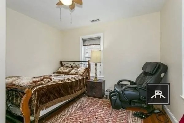 16 ELIOT CRES