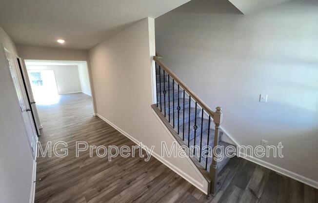 1401 WOODHOUSE DR