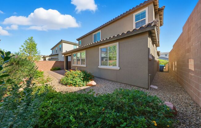 Luxury Living in Gated Alta Fiore – Lake Las Vegas Retreat with Primary Suite Downstairs