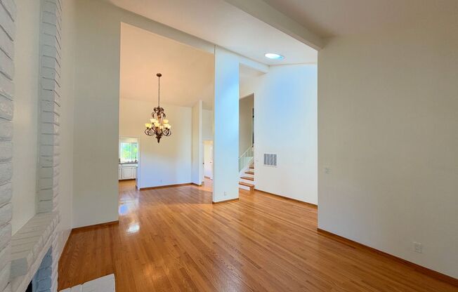 3 beds, 2.5 baths, $6,895