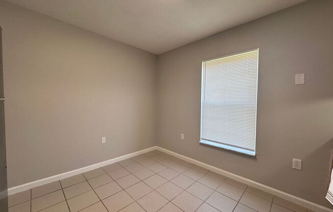 2 beds, 1 bath, 850 sqft, $1,298, Unit Sharp Lane-23