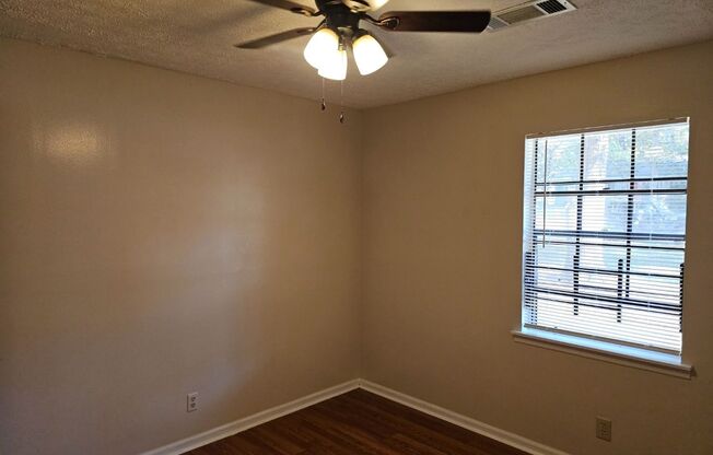 3 beds, 1.5 baths, $1,630