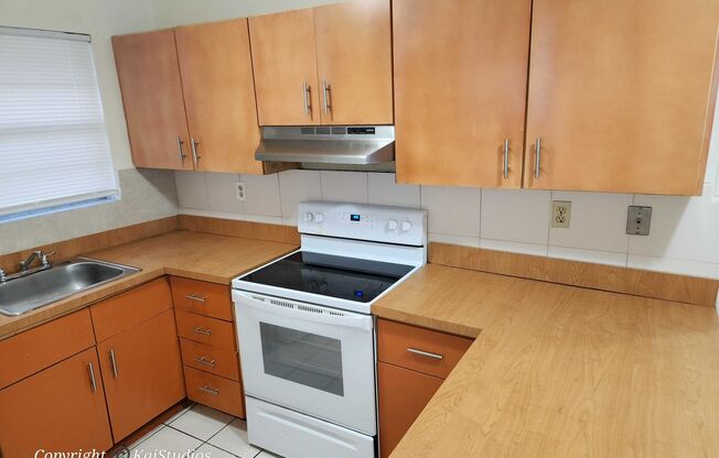 2 beds, 1 bath, $1,885