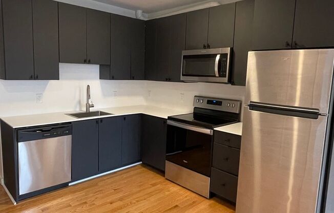 2 beds, 2 baths, 7 sqft, $1,995, Unit 2D