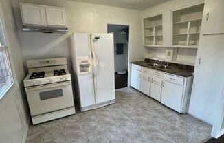 3 beds, 1 bath, $950