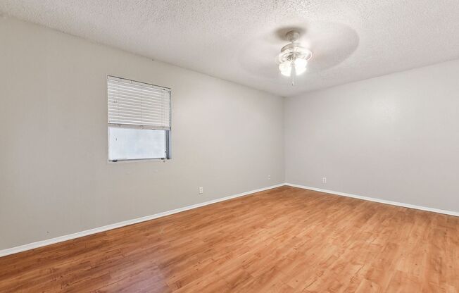 Studio, 1 bath, 440 sqft, $800, Unit 120