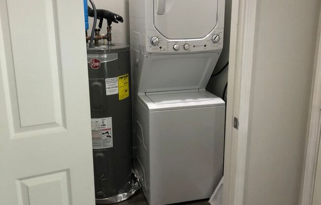 1 bed, 1 bath, $1,095, Unit Unit 101