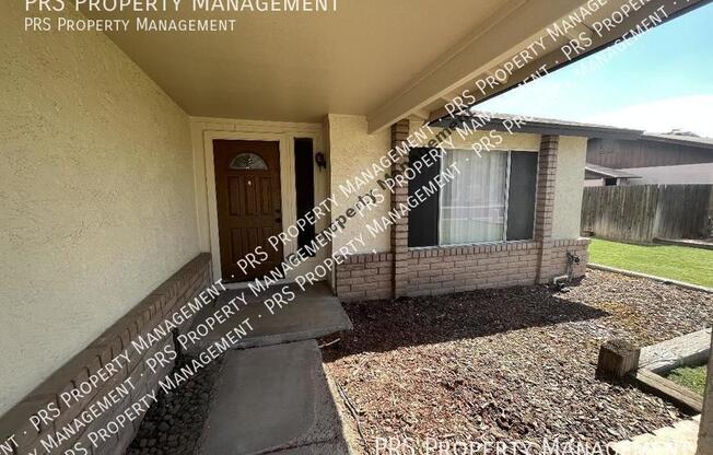 553 W Myrna Ln
