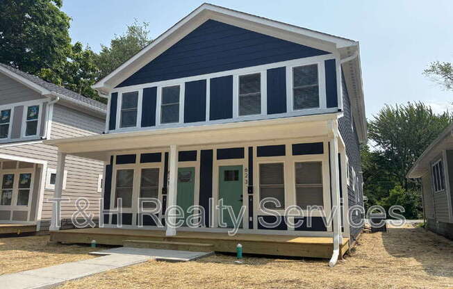 621 W 39 ST