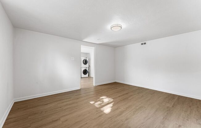 1 bed, 1 bath, $1,350, Unit Unit Basement