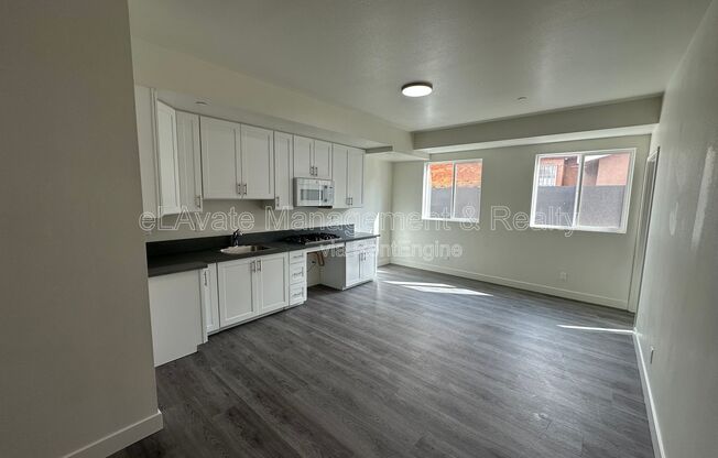 226 W 87 ST
