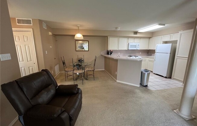 15125 Leeward Dr