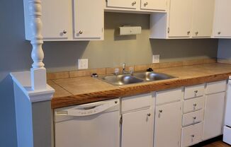 1 bed, 1 bath, 690 sqft, $1,075, Unit 36