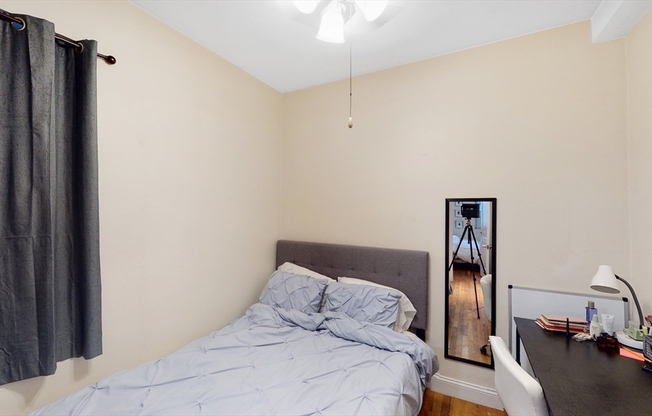 3 beds, 2 baths, 850 sqft, $4,795, Unit 21