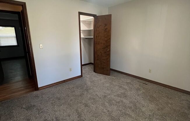 3 beds, 2 baths, $1,395