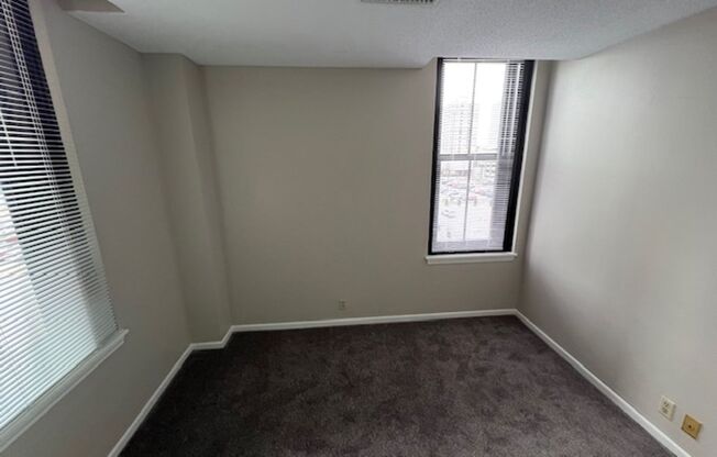 2 beds, 1 bath, 800 sqft, $975, Unit 504
