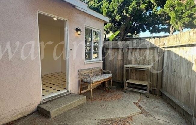 2 beds, 1 bath, $3,295, Unit 1029-D