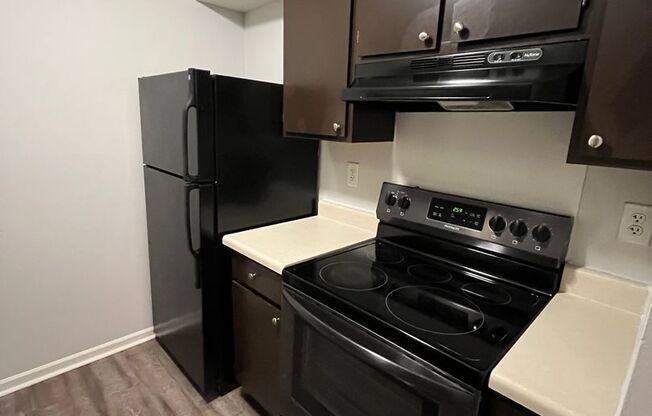 2 beds, 1 bath, 775 sqft, $905, Unit 354B