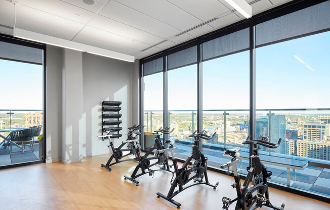 4Marq - Gym with Stationary Bikes Overlooking City