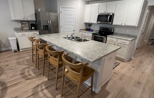 Woodlands 4 bed 2 bath gem !