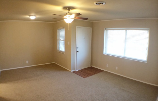 Cozy 3 Bedroom in the heart of Grand Prairie!