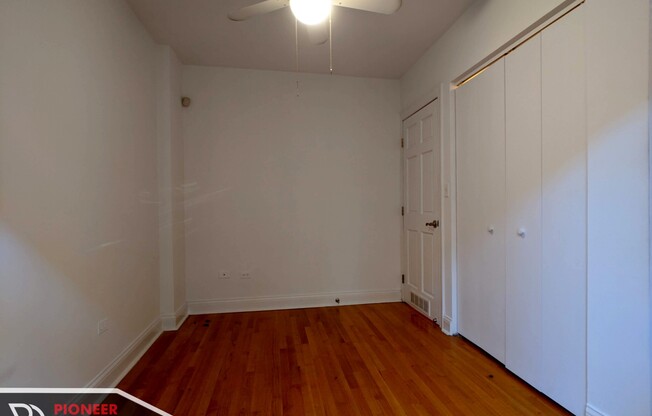 3852 N SOUTHPORT