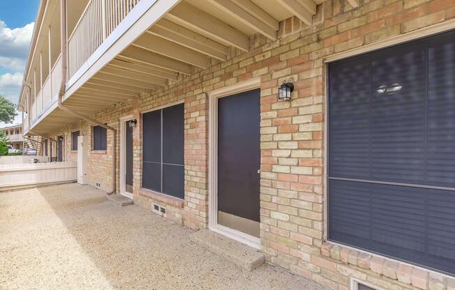 2 beds, 2 baths, 967 sqft, $1,399