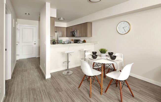 1 bed, 1 bath, 647 sqft, $1,660, Unit 216