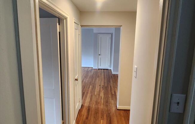 2 beds, 1 bath, 897 sqft, $2,335, Unit E-03