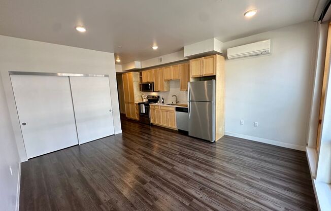 Studio, 1 bath, 430 sqft, $1,499, Unit Unit 412