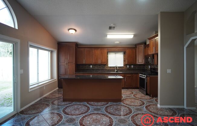 3 beds, 2 baths, $2,500