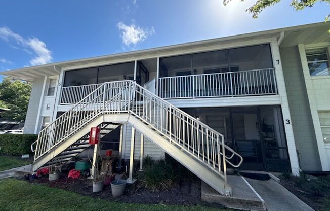 1 Bedroom/1 Bathroom 2nd Floor Condo at Sandlewood Villas AVAILABLE NOW! First FULL month's rent free!