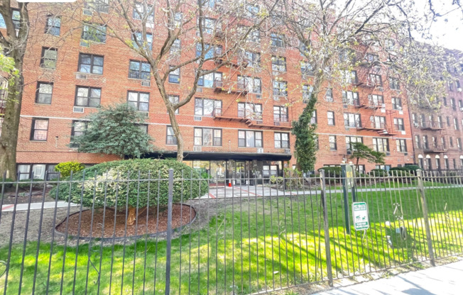 310 LENOX RD