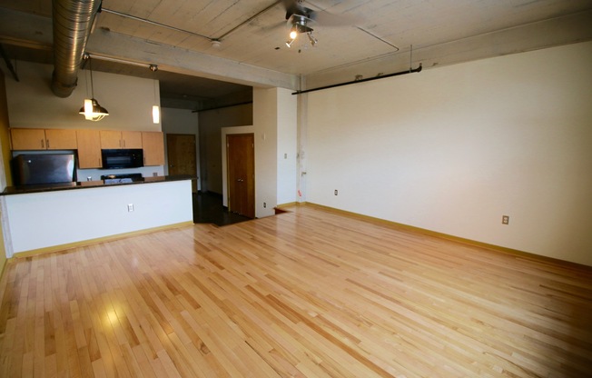 Studio, 1 bath, 540 sqft, $1,195, Unit APT 2P