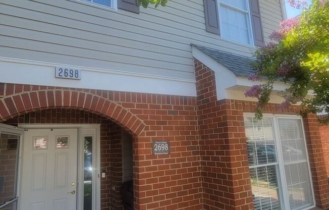 Beautifully Updated Townhouse in Sought-After Foxfire Neighborhood – Kellam High-School