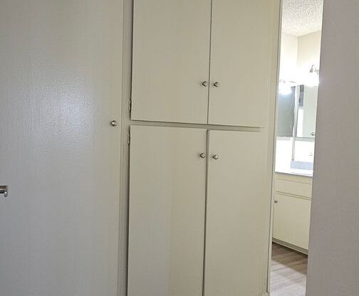 2 beds, 2 baths, 900 sqft, $2,600, Unit 230