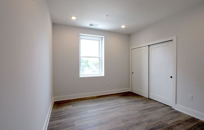 2 beds, 2 baths, 940 sqft, $1,735, Unit 302