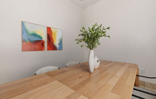 2 beds, 2 baths, 880 sqft, $1,270, Unit 2011