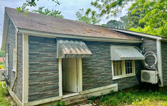 2 beds, 1 bath, $800