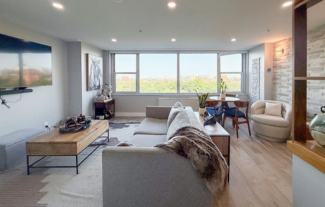 1 bed, 1 bath, 590 sqft, $4,000, Unit 11G