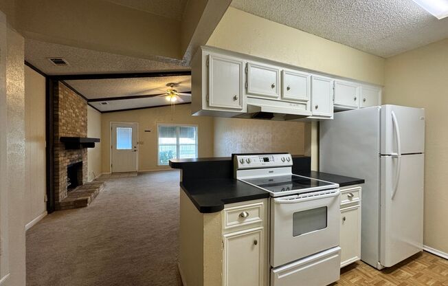 2 beds, 1.5 baths, 1,100 sqft, $1,395, Unit Unit 225