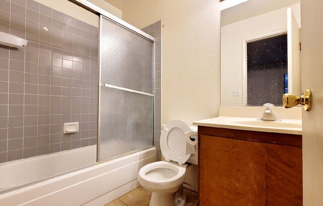 2 beds, 2 baths, 912 sqft, $1,250, Unit #202