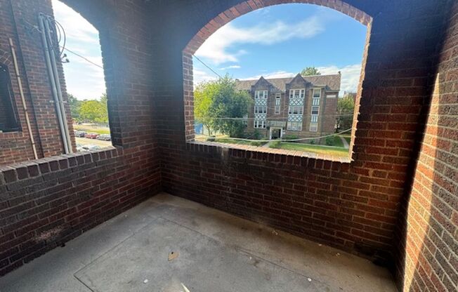 2 beds, 1 bath, 750 sqft, $2,099, Unit 5635 Hobart St. #22