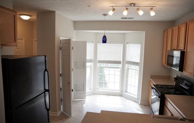 Beautiful 3 BR/ 2.5 BA EOG Townhome in Crain Summit!