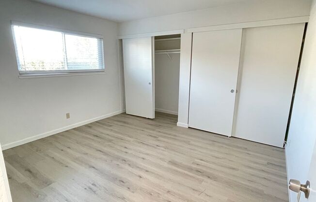 2 beds, 1 bath, $2,300, Unit 11