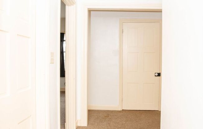 2 beds, 1 bath, $1,400, Unit Apt 101