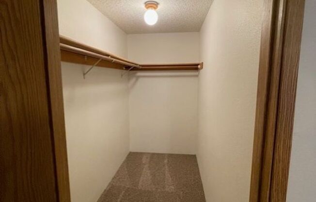 2 beds, 2 baths, 1,027 sqft, $1,450, Unit 86