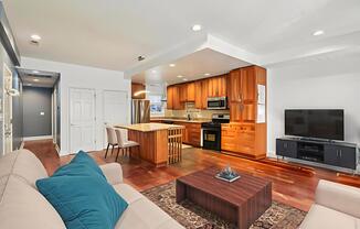 7622 Unit North Greenview Ave.