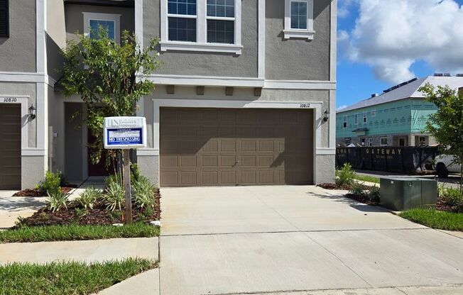 Brand New Corner Lot Townhome in New Community Located in New Tampa!