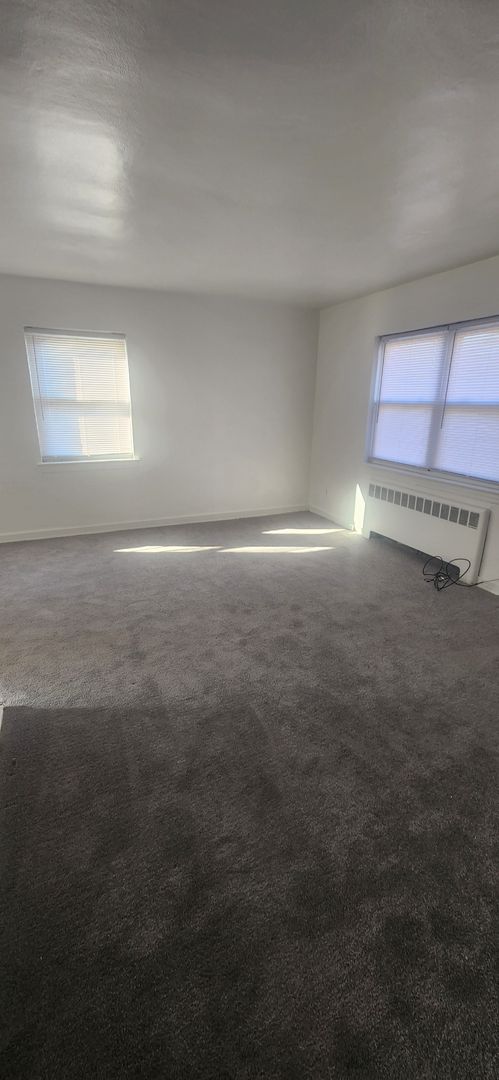 1 bed, 1 bath, 750 sqft, $1,295, Unit D-19